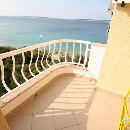 By The Sea Mandre, Pag - 6386 Apartman Kolan