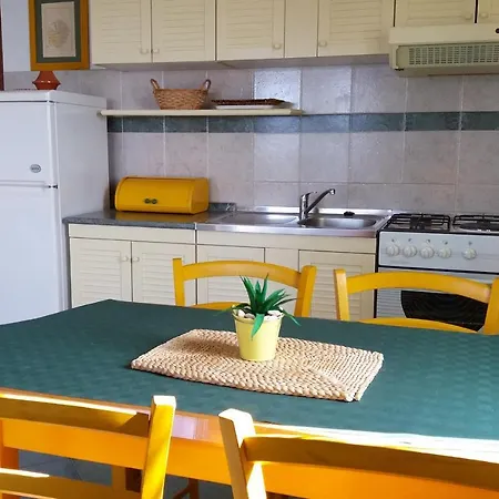 Apartment By The Sea Mandre, Pag - 6386 *