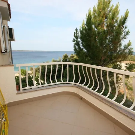 By The Sea Mandre, Pag - 6386 Kolan